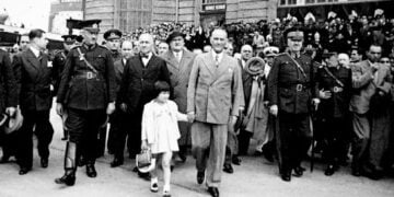 Devlet arşivinden ilk 23 nisan kutlamaları