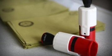 Partilerin oy pusulasındaki yerleri belli oldu