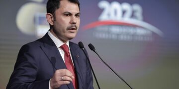 Bakan Kurum: ‘Mayıs ayında 319 bin deprem konutunun inşaatı başlayacak’