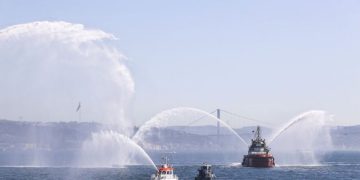 İstanbul’da, Denizcilik ve Kabotaj Bayramı’nın 97’nci yıl dönümü kutlandı.