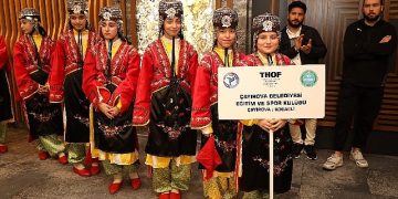 7 Bölge Halk Oyunları ağır ilgi gördü