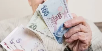 Emekliye ek zam için iki formül masada