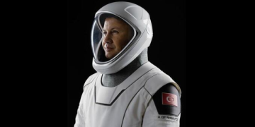 İlk Türk astronot Alper Gezeravcı merak edilen soruları uzaydan yanıtladı