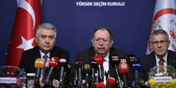 Partilerin oy pusulasındaki yerleri için kura çekildi: AK Parti 1. sırada yer aldı