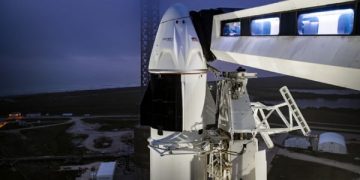 SpaceX duyurdu: Uzay yolculuğu ertelendi