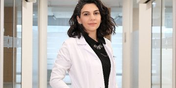 Ağız hijyenindeki püf noktalar neler? Dişlerin ortasında uzaklık fazlaysa arayüz fırçası, azsa diş ipi!