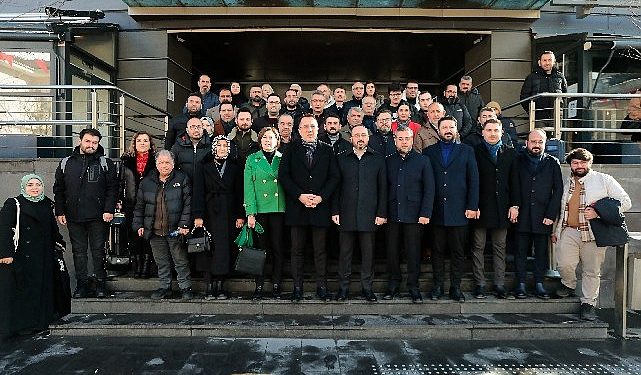 AK Parti teşkilatı basınla buluştu