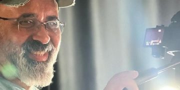 Aziz Özer, Yaratıcı Klipleriyle Müzik Dünyasına Taraf Veriyor