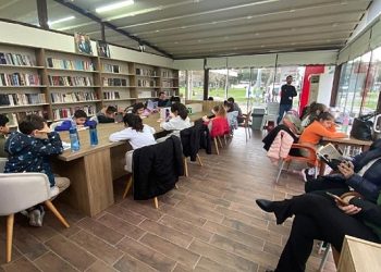 Bayraklı ‘kitap kafeleri’ çok sevdi