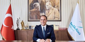 Beylikdüzü Belediye Lideri Mehmet Murat Çalık tekrar aday gösterildi