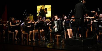 Beylikdüzü’nde fırça darbeleriyle müziğe seyahat