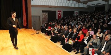 “Bir türkü tiyatrosu” keçiören’de sahnelendi