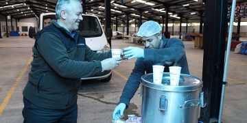 Büyükşehir’den Kartepe’de pazarcıya sabah çorbası