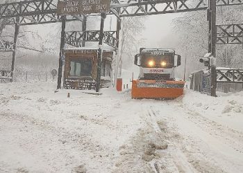 Büyükşehir’in kar mesaisi devam ediyor