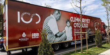 “Cumhuriyet Otobüsü” 250. durağında!