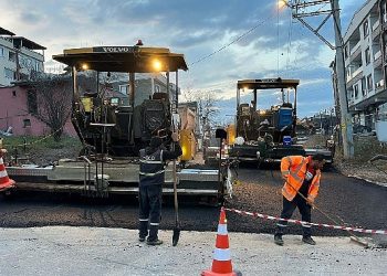 D-130’un trafik yoğunluğunu azaltacak Yunus Emre Caddesinde üstyapı tamamlanma evresine geldi