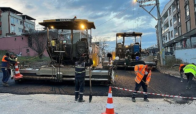 D-130’un trafik yoğunluğunu azaltacak Yunus Emre Caddesinde üstyapı tamamlanma evresine geldi