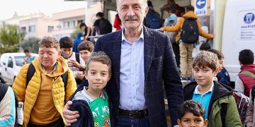 Didim belediyesi soğuk günlerde öğrencilerin içini ısıttı