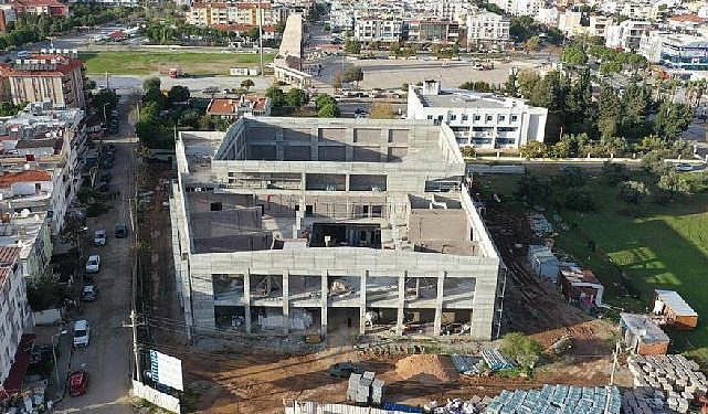 Didim’de kültür merkezi inşaatı devam ediyor