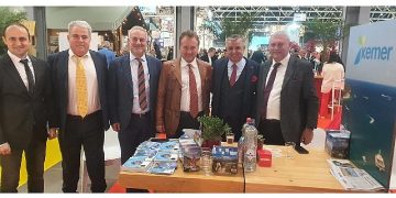 Duayen turizmci Hüseyin Baraner Kemer standında