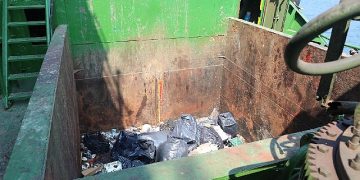 Gemilerden 31 olimpik yüzme havuzu hacminde atık