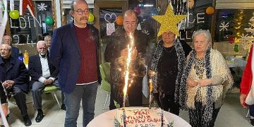 Gemlik Belediyesi yaşlı konuk meskeninde yılbaşı sevinci