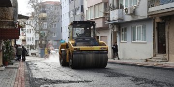 Gemlik Belediyesi’nden Alemdar Caddesi’ne estetik dokunuş