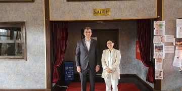 Gölcük Belediyesi tarafından düzenlenen aktiflikte; engelli bireyler, ‘Acı ve Tatlı Hayat’ sinemasını fiyatsız olarak izlediler.