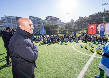 “Hak ettiği hizmeti İzmir’e getirdiğimiz için gururluyuz”