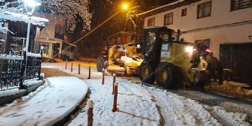 İnegöl Belediyesi Kar Yağışıyla Bir arada Harekete Geçti