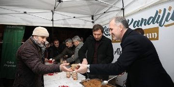 Kandil Helvası Hacı Lütfullah Mescidinde İkram Edildi