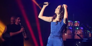 Karsu Dünyanın Seslerini İş Sanat’a Getirdi