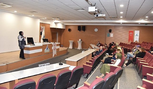 Kartepe’de memnun aile, memnun toplum semineri