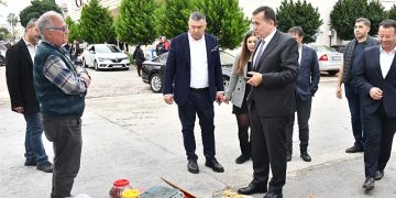 Lider Abdullah Özyiğit, Pirireis Mahallesi’nde vatandaşlarla buluştu