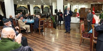 Lider Altınok Huzurevi sakinlerinin yeni yılını tebrik etti