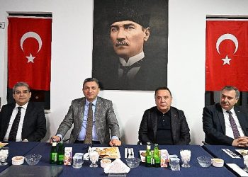 Lider Böcek yeni yıla itfaiye takımları ile birlikte girdi