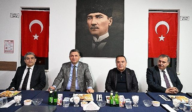 Lider Böcek yeni yıla itfaiye takımları ile birlikte girdi