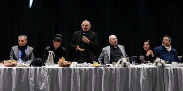 Lider Çalık basın işçileriyle bir ortaya geldi