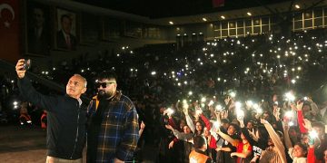 Lider Çebi’den gençlere : Hayallerinizden vazgeçmeyin