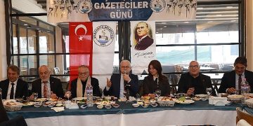 Lider Deveciler gazeteciler ile 10 ocak’ı kutladı