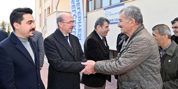 Lider Pekyatırmacı buhara mahallesi’nde ilçe sakinleriyle bir ortaya geldi