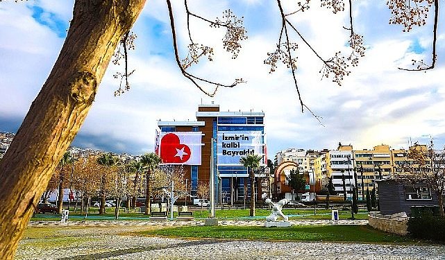 Lider Sandal’dan yeni yıl iletisi: “2024 Bayraklı’nın yılı olsun”