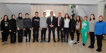 Lider Savran gençlerle buluştu