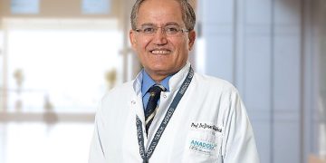 Migren, bayanlarda 3 kat daha fazla görülüyor