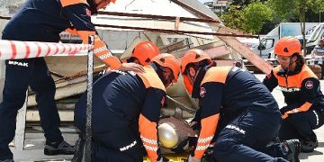 Mustafakemalpaşa’da hizmetin sonu yok