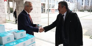 Nilüfer Belediyesi’nden kandil simidi ikramı