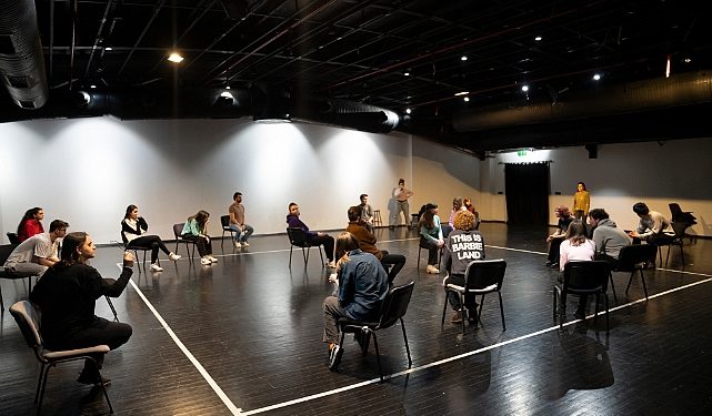 Nilüfer Gençlik Tiyatrosu yeni  grupla yeni periyoda başladı