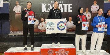 Nilüferli karatecilerden 2’si altın 3 madalya