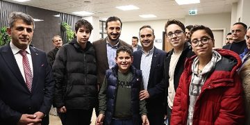 Sanayi ve Teknoloji Bakanı Mehmet Fatih Kacır, 2024’e Bağcılar’da girdi