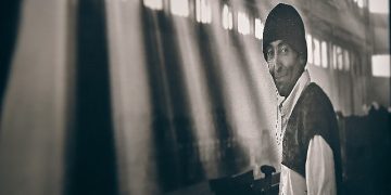 Şiir ve fotoğrafı buluşturan “Nurullah Genç görünenin şiiri” fotoğraf standı açıldı